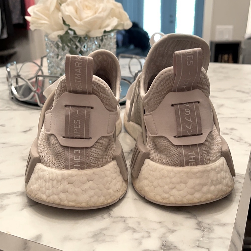 Adidas Kicks - Picture 3 of 3
